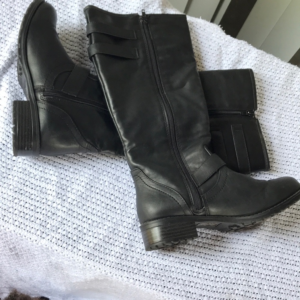 Black boots
